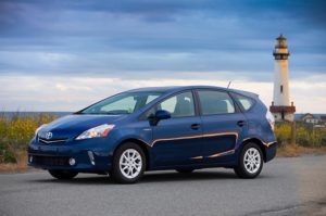 2013_toyota_prius_v_two_and_three_002_635